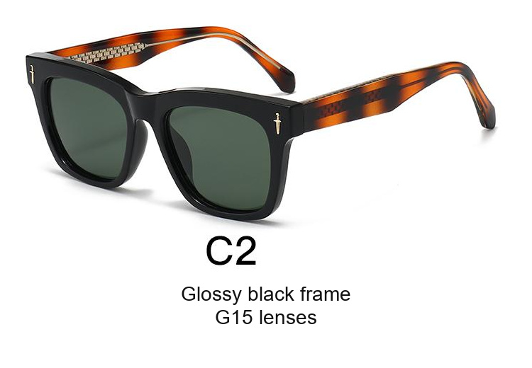 2370 — C2: Glossy black frame / G15 lenses